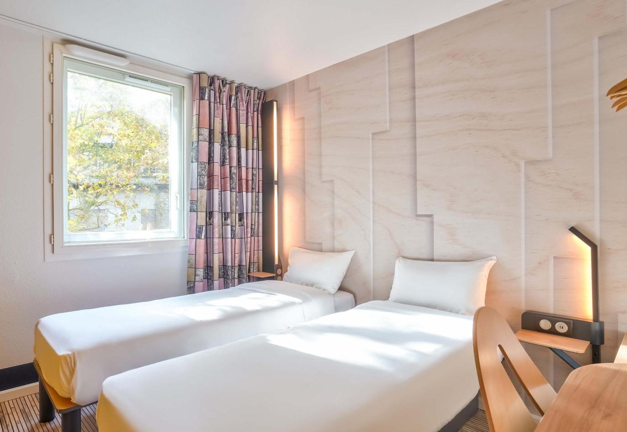 Twin Room,1586847494:JPEG